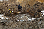 Bei Betonierungsarbeiten anfallende Abwsser drfen keinesfalls in Gewsser gelangen.